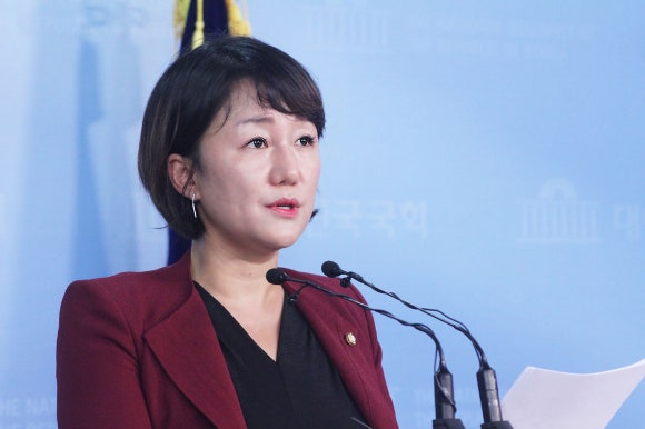 <b>이재정 의원</b> "헌재 인근에서 <b>폭행</b>당해"…경찰 신고