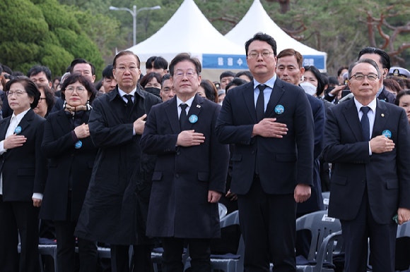 <b>이재명</b>, '<b>서해수호의 날</b>' 첫 참석…"국가유공자 합당한 대우"