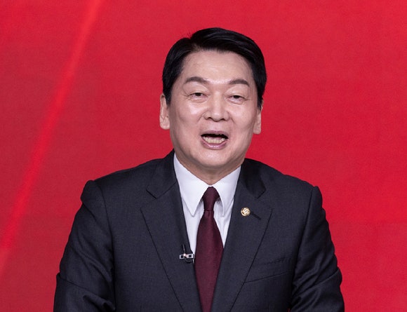 <b>안철수</b> "죽어가는 당 살릴 '화타'⋯<b>이재명</b> 막기 위해 다 내려놔"