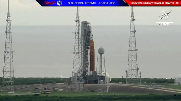 발사 대기 중인 아르테미스I.[사진=NASA]