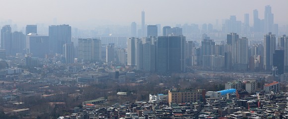 서울 남산에서 바라본 서울 아파트 단지 모습.[사진=연합뉴스]