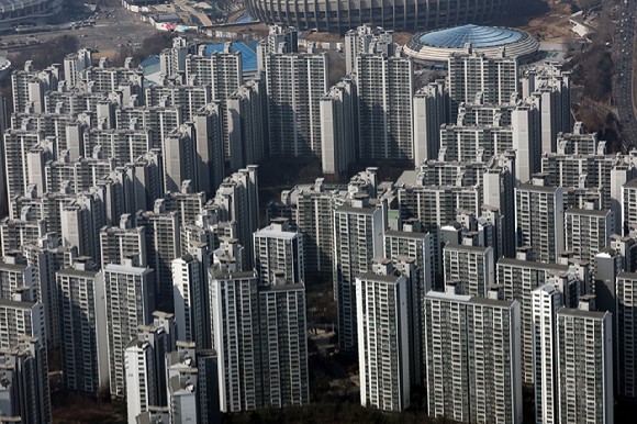 롯데월드타워 전망대에서 바라본 송파구 아파트 단지 모습 [사진=연합뉴스]