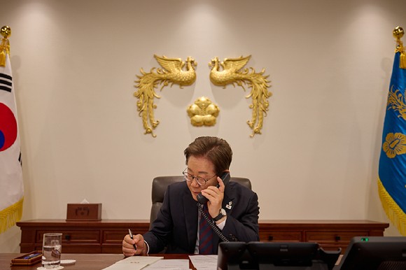 이 대통령-<b>체코</b> 총리 "<b>원전</b> 계약, 경제<b>협력</b> 시금석"