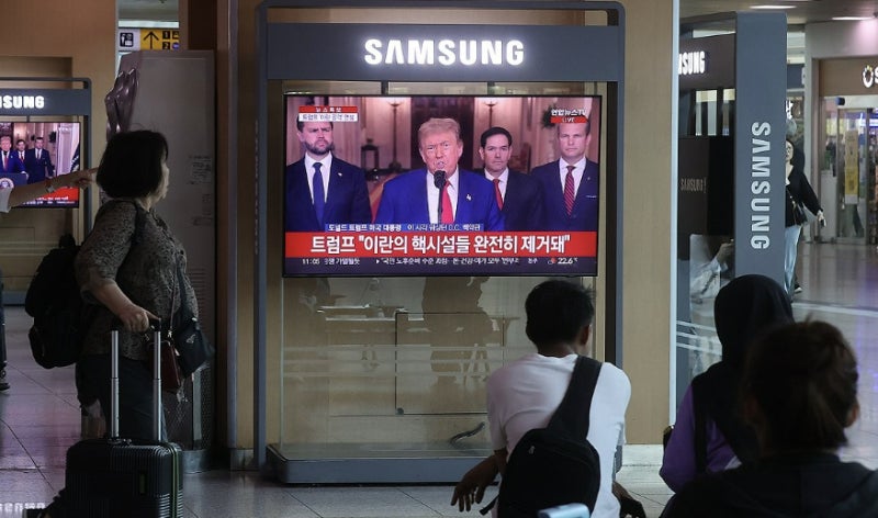 美, <b>이란 핵시설 타격</b>…대통령실 "한반도 영향 최소화 총력"