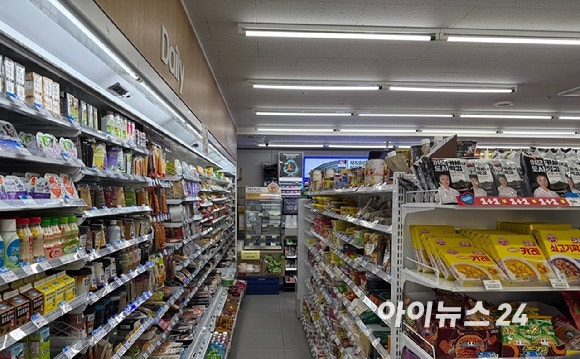 30일 서울의 한 편의점 내부 모습.[사진=진광찬 기자]