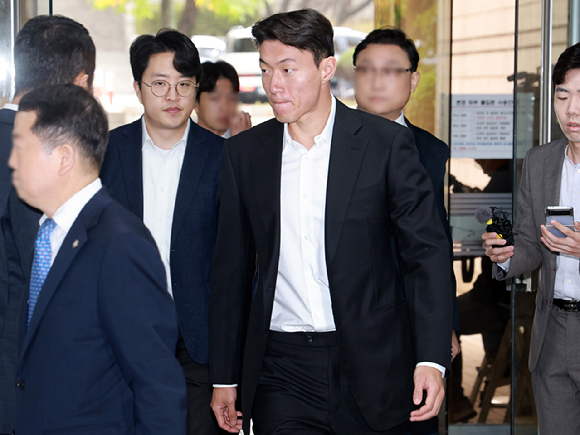 '<b>불법촬영</b> 혐의' <b>황의조</b>, 알라니아스포르와 계약 연장