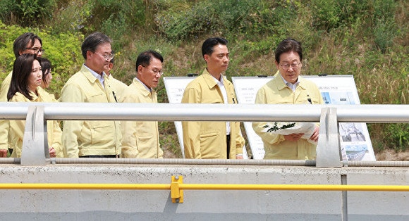 이재명 “청주 <b>오송 참사</b> 2주기…관리부실 엄격 <b>처벌</b>해야”