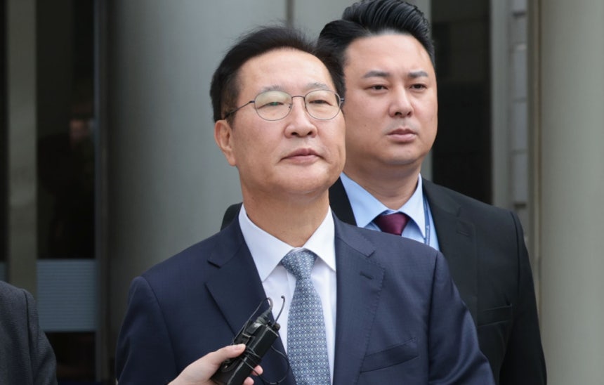 윤석열 전 대통령의 12·3 비상계엄 선포를 방조·가담한 혐의를 받는 박성재 전 법무부 장관이 14일 구속 전 피의자 심문(영장실질심사)을 마치고 서울 서초구 서울중앙지방법원을 나