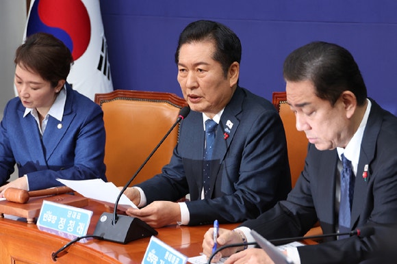 정청래 "연내 <b>사법개혁</b> 완수…<b>조희대</b>, 李 면전에서 뻔뻔히 <b>반대</b> 시위"