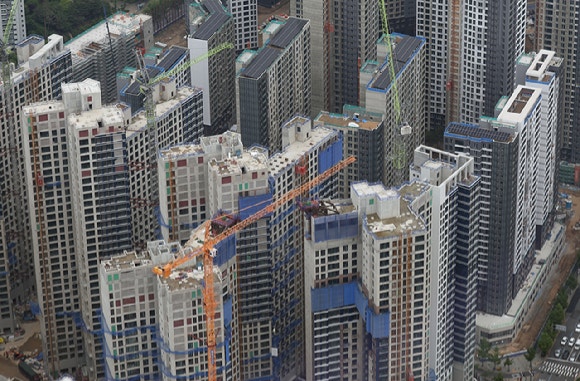 서울 한 아파트 건설현장.[사진=연합뉴스]