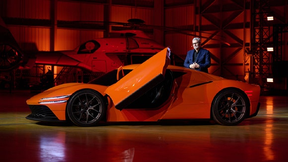 현대차그룹 CDO(글로벌 디자인 본부장) 겸 CCO(최고 크리에이티브 책임자) 루크 동커볼케 사장이 프랑스 폴 리카르 서킷에서 열린 '마그마 월드 프리미어' 행사에서 제네시스 '마그마 GT