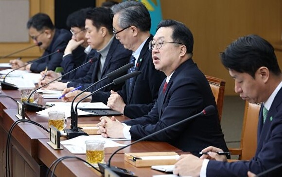 이장우 대전시장 22일 주간업무회의를 주재하고 있다 [사진=대전시]