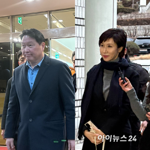 최태원 SK 회장(왼쪽)과 노소영 아트센터 나비 관장.[사진=권서아 기자]