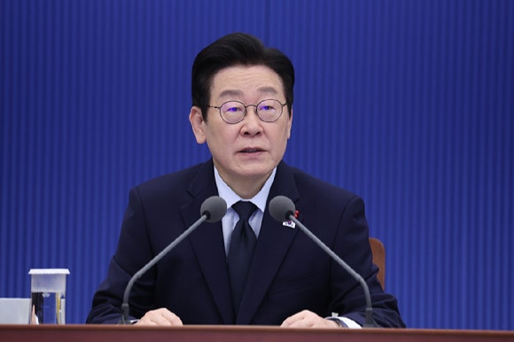 이재명 대통령이 지난 8일 청와대에서 열린 수석보좌관회의에서 발언하고 있다.[청와대통신사진기자단] [사진=연합뉴스]