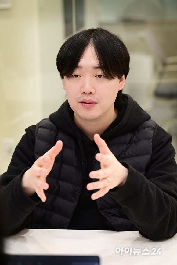 김진우 라이너 대표가 7일 서울 마포구 동교동 라이너 본사에서 아이뉴스24와 인터뷰하고 있다.[사진=정소희 기자]