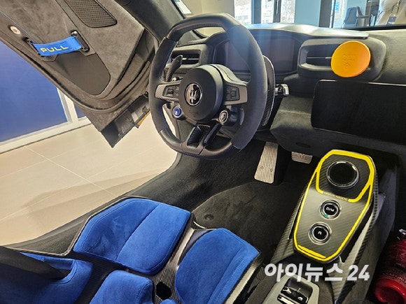 마세라티 스포츠카 'GT2 스트라달레' 내부 [사진=설재윤 기자]