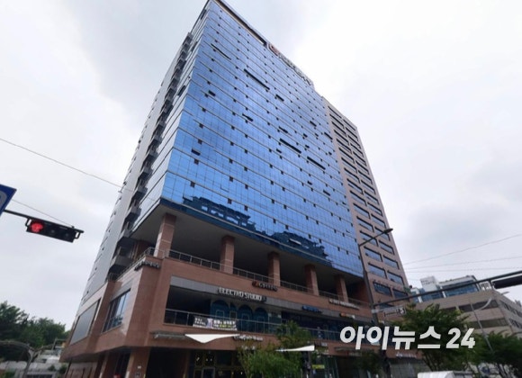 구로구 인근 지식산업센터 건물.[사진=김민지 기자]