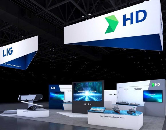 HD현대중공업이 현지시간 19일부터 나흘간 미국 워싱턴D.C에서 열리는 ‘해양항공우주 전시회(SAS 2026)’에 참가해 LIG D&A와 공동으로 꾸린 전시관의 조감도 [사진=HD현대중공업]