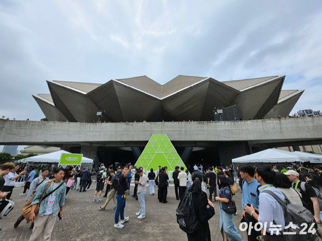 젠슨 황 엔비디아 CEO의 기조연설이 열린 타이베이 뮤직센터 전경.[사진=황세웅 기자]
