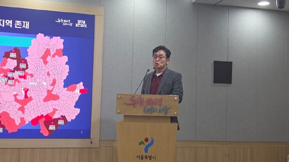 여장권 서울시 교통실장이 11일 오전 서울시청에서 3차 도시 철도망 계획을 발표하고 있다. [사진=이효정 기자]