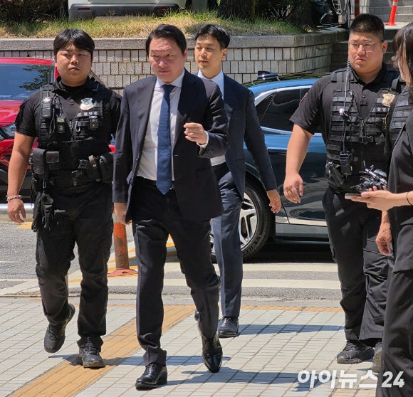 <b>최태원</b>·<b>노소영</b>, <b>법정 대면</b>⋯崔 "조정 빨리 끝냈으면"