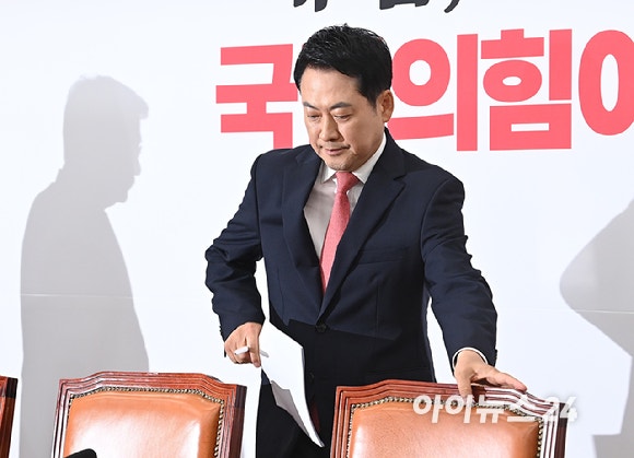 '재선거 드라이브' 통했나…지지율 업은 장동혁, 힘 받는 '버티기'