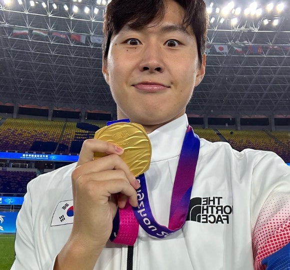 "이렇게 잘생긴 선수들이?"⋯한국팀 미남 선수 등장에 해외 여성들 '열광'