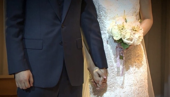 A씨는 "서울에서 결혼식을 올리면 대관료와 식대,<a href="?ID=9047.html">무료 온라인 바카라 트레이너</a>인건비 등이 더 비싸다는 것은 알고 있다"면서도 "그 차이를 왜 하객이 부담해야 하는지 이해되지 않는다"고 이야기했다.사진은 본 기사 내용과 무관.[사진=연합뉴스