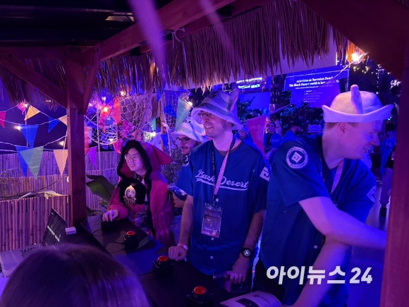 '2026 하이델연회 in SoCal'을 즐기는 북미와 유럽 이용자들. [사진=문영수 기자]
