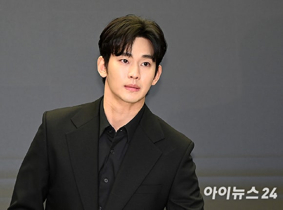 [속보] 배우 <b>김수현</b>, '故 김새론 미성년 교제' 의혹 <b>무혐의</b>⋯경찰 불송...