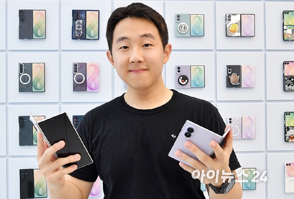 갤럭시 Z 폴드8 1호 개통하려고 작년 이어 올해도 1등 찍은 유튜버
