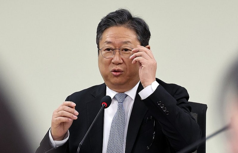 국힘, 與 <b>황희</b> '버스하우스' 제안에 "본인과 가족이 1호로 입주해라"