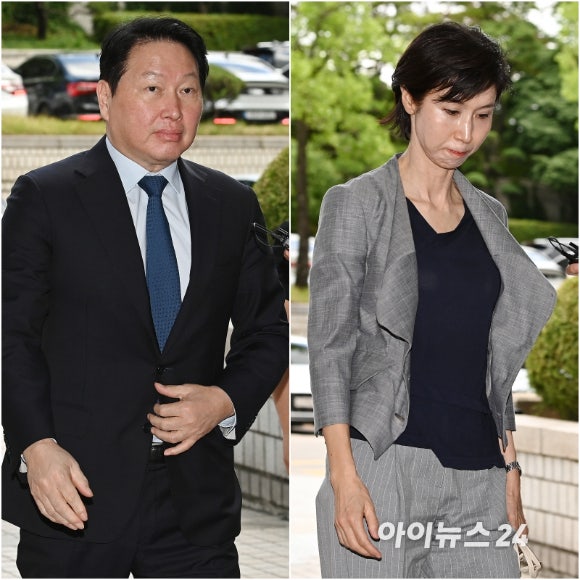 최태원 SK그룹 회장(왼쪽)과 노소영 아트센터 나비 관장이 26일 서울 서초구 서울고등법원에서 열린 재산 분할 파기환송심 2차 변론기일에 출석하고 있다.[사진=아이뉴스24 포토DB]