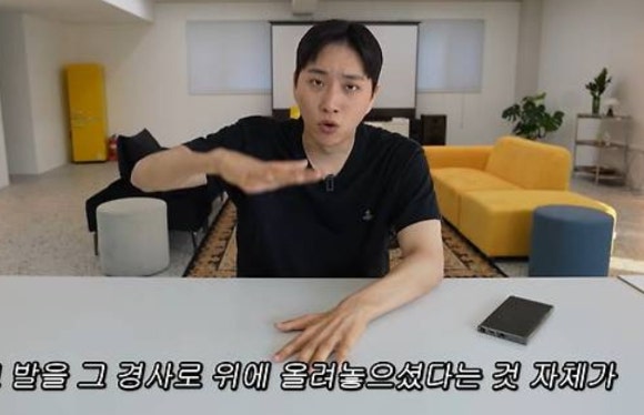 '공익 저격 논란' <b>박위</b>, 비판 지속에 <b>구독자</b> 100만명도 무너져