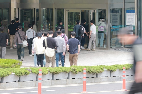 "이래놓고 파업 협박한 거냐"…삼전 '월세 부정수급'에 직장인들도 '시...