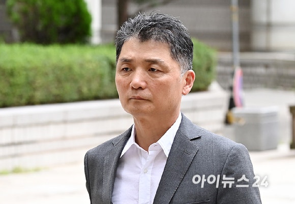검찰, 카카오 <b>김범수</b> 항소심서 <b>징역</b> 15년 <b>구형</b> [상보]