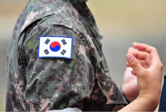 경상남도 울산군 강동면(現 울산광역시 북구 강동동) 소재 육군 제53보병사단 제127보병연대 해안 경계 초소에서 조모 소위와 김모 소위, 황모 하사가 무장 상태로 부대를 이탈했다. 기사 내용과 상관없는 이미지. [사
