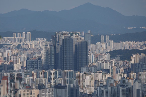 지난달 27일 남산에서 바라본 서울시내 아파트 [사진=연합뉴스]