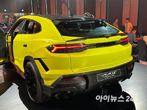 8일 그랜드 워커힐 서울에서 열린 '람보르기니 데이 코리아 2026'에서 '우루스 SE 퍼포만테'가 아시아·태평양 지역 최초로 공개되고 있다.[사진=김현영,최지호 인턴기자]