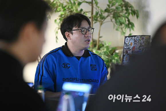 여승호 AI 아트 디렉터가 8일 서울 강남구 역삼동 라임스퀘어 강남역점에서 진행된 아이뉴스24 'AFX 마스터 클래스'에서 강의를 하고 있다. [사진=곽영래 기자]