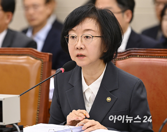 오유경 식품의약품안전처장.