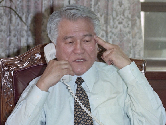 'YS 오른팔' <b>최형우</b> 전 의원 별세⋯<b>장례위원장</b>에 <b>권노갑</b>·김덕룡