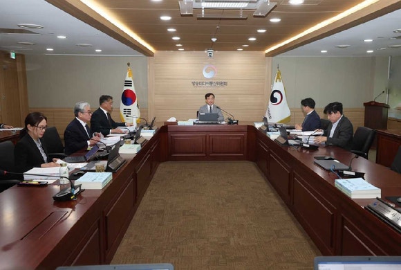 정부, '인앱결제 강제' <b>구글</b>·<b>애플</b>에 <b>과징금</b> 637억원 <b>부과</b>