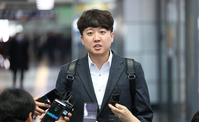 <b>이준석</b> “<b>김기현</b> 1~<b>2주</b> 내 정리···한동훈 비대위원장 가능성”