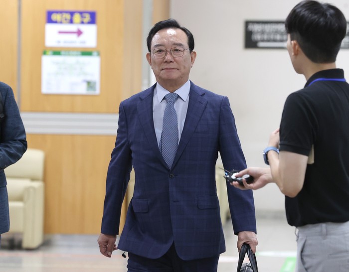 [속보] ‘울산시장 선거개입 의혹’ 송철호·황운하, 1심서 징역 3년형