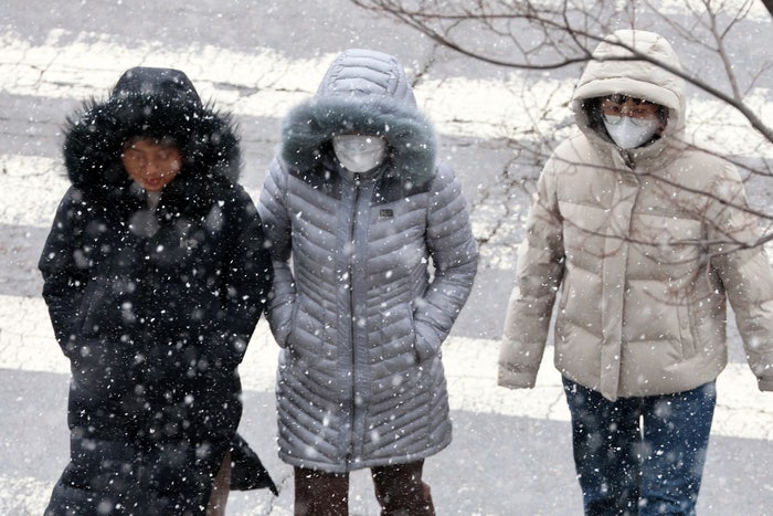 <b>광주</b>·<b>전남 밤새</b> 20 많은 눈…교통사고 속출, 도로 부분 통제도