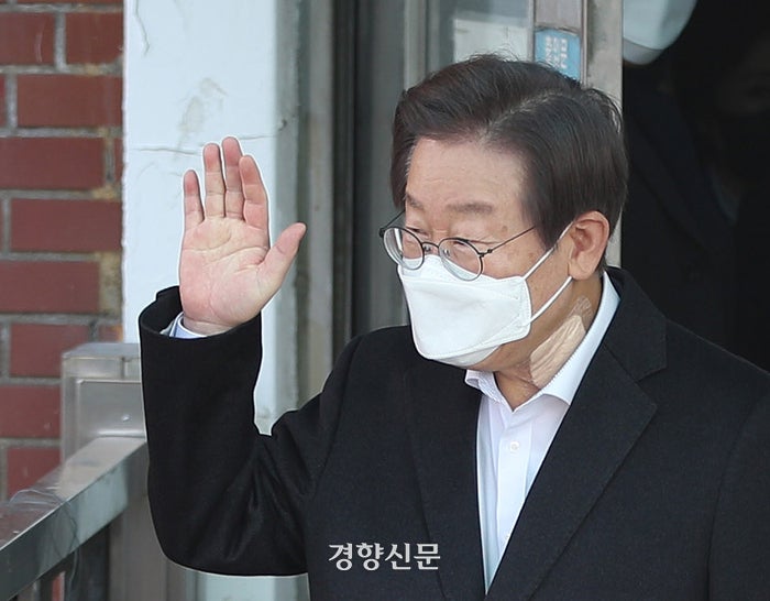 <b>권익위</b> “<b>이재명</b> 응급<b>헬기</b> 이송 관련 조사 착수”