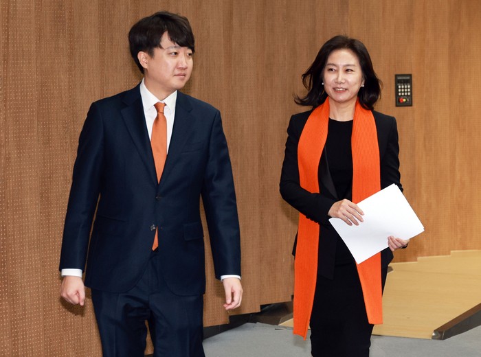 이준석 “지하철 노인 무임승차 폐지”···노인회 “패륜아·망나니” 반발