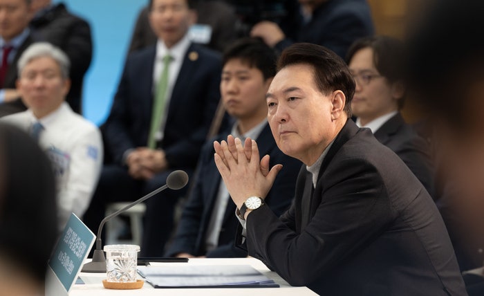 윤 대통령 지지율 29%…9개월여 만에 20%대로[한국<b>갤럽</b>]