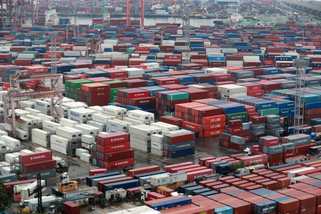 [속보] 4월 10일까지 수출 21.6% 증가…무역적자 20억달러